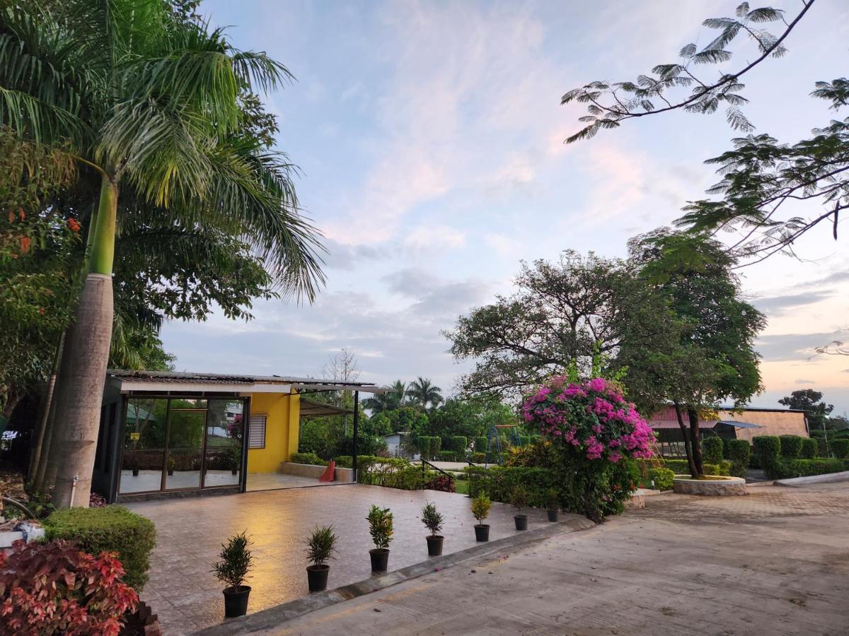Hillrock Resort & Villas, Neral-Karjat Ngoại thất bức ảnh